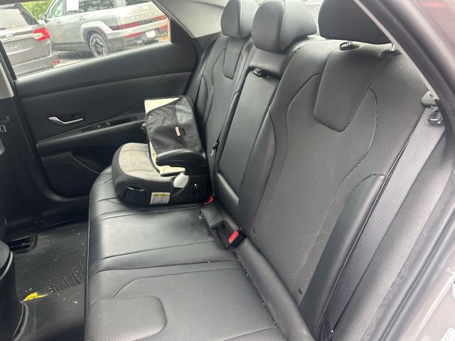 Used 2021 Hyundai Elantra Limited FWD image 9