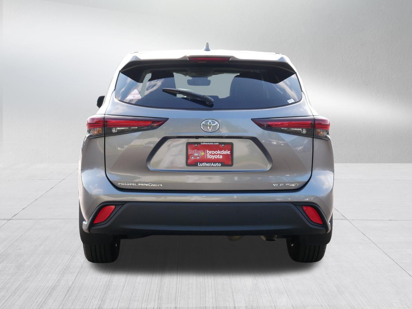 Certified 2026 Toyota Highlander XLE AWD/4WD image 6