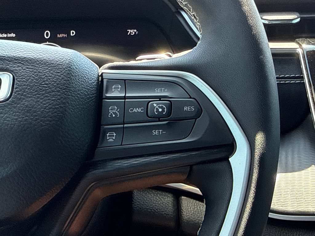 Used 2024 Jeep Grand Cherokee Altitude RWD image 27