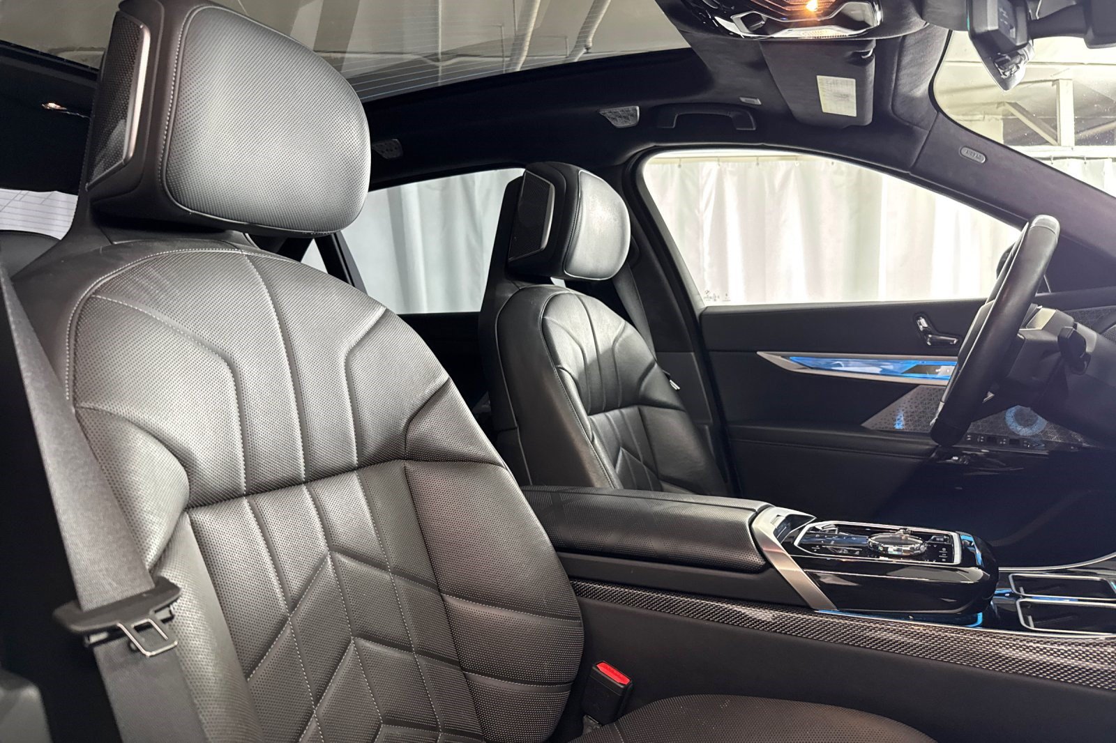 Used 2023 BMW i7 xDrive60 AWD/4WD image 22