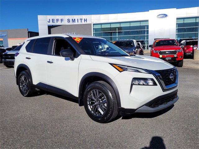 Used 2023 Nissan Rogue S image 1