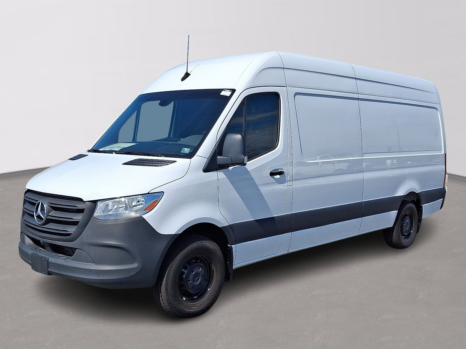 Used 2024 Mercedes-Benz Sprinter 2500 image 1