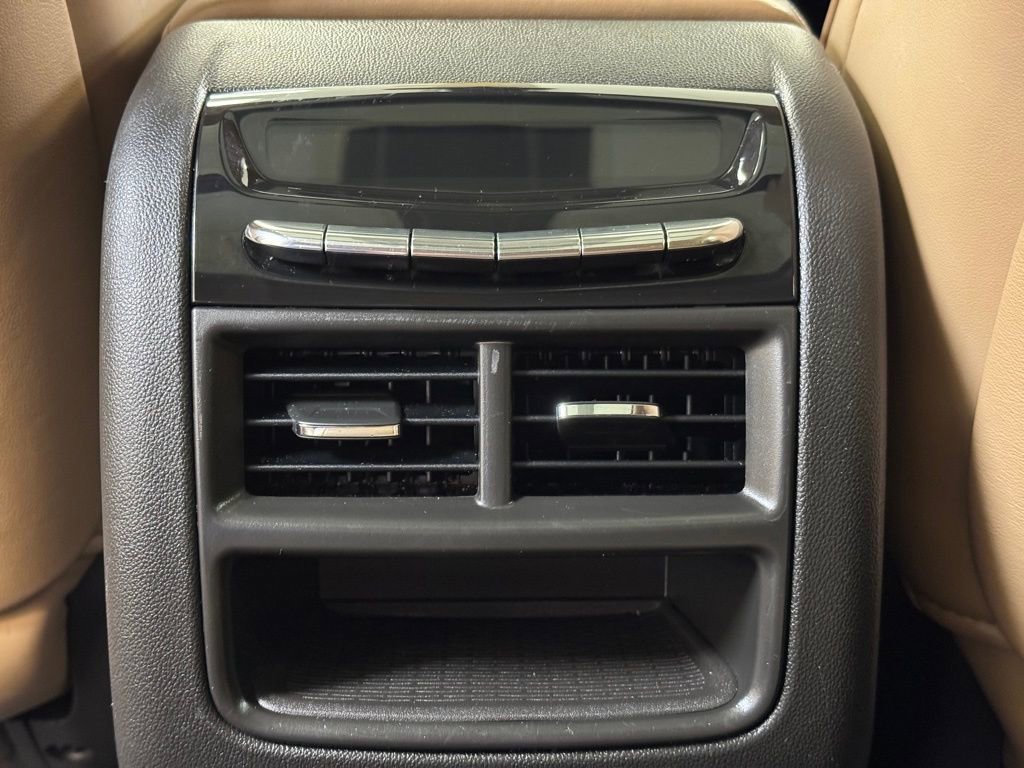 Used 2017 Cadillac XT5 Platinum w/ Driver Assist Package image 20