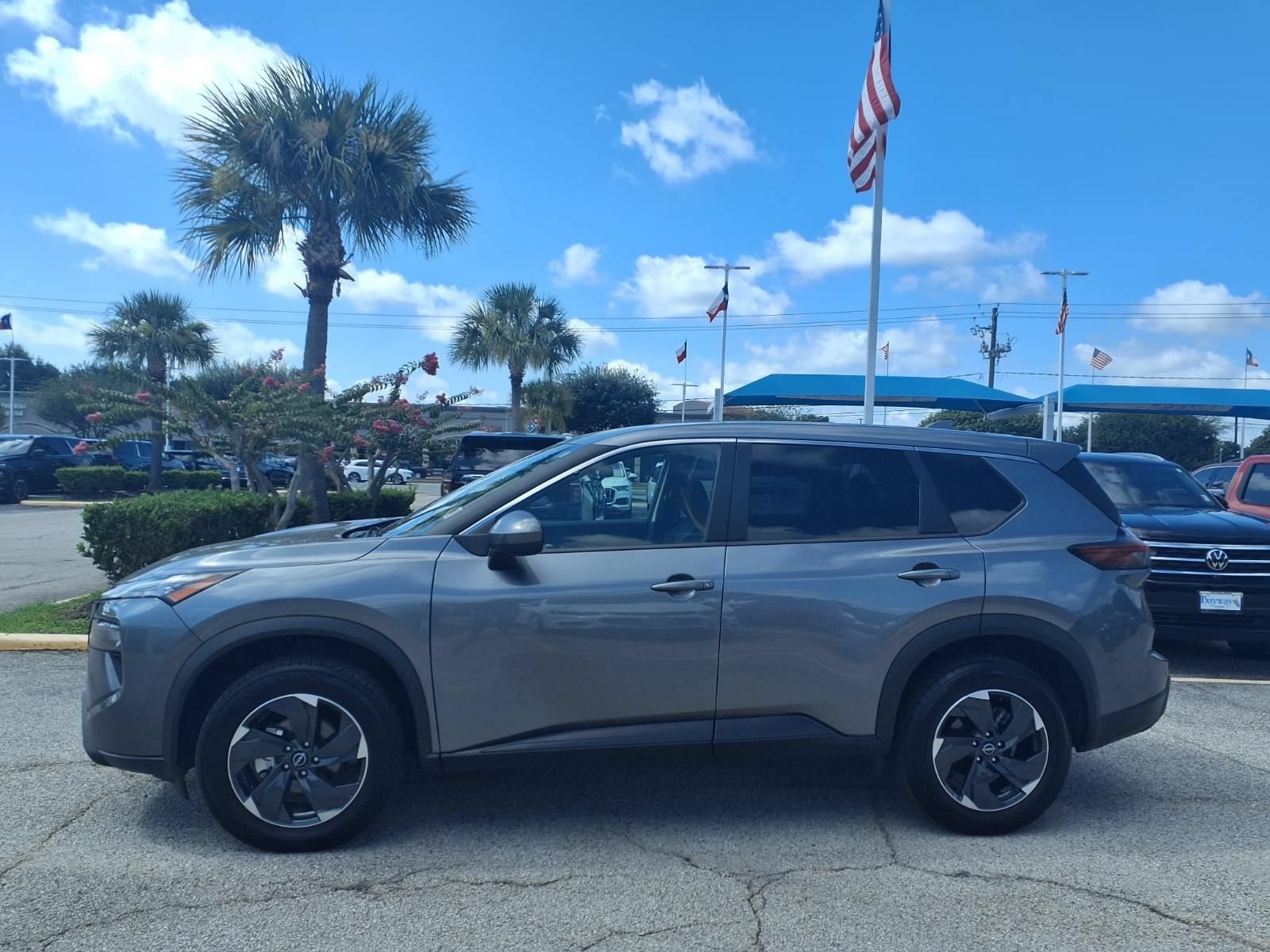 Used 2025 Nissan Rogue SV AWD/4WD image 24
