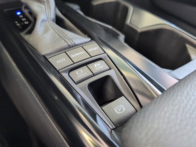 Used 2025 Toyota Camry SE image 28