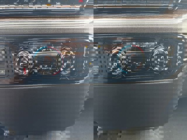 Used 2025 Chevrolet Silverado 1500 LT image 16