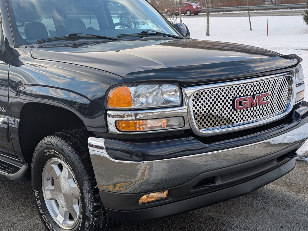 Used 2006 GMC Yukon XL SLT w/ SLT Preferred Equipment Group image 16