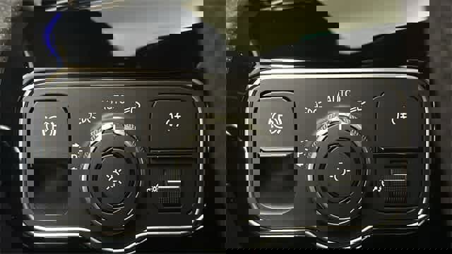 Certified 2026 Mercedes-Benz CLA 250 4MATIC image 36