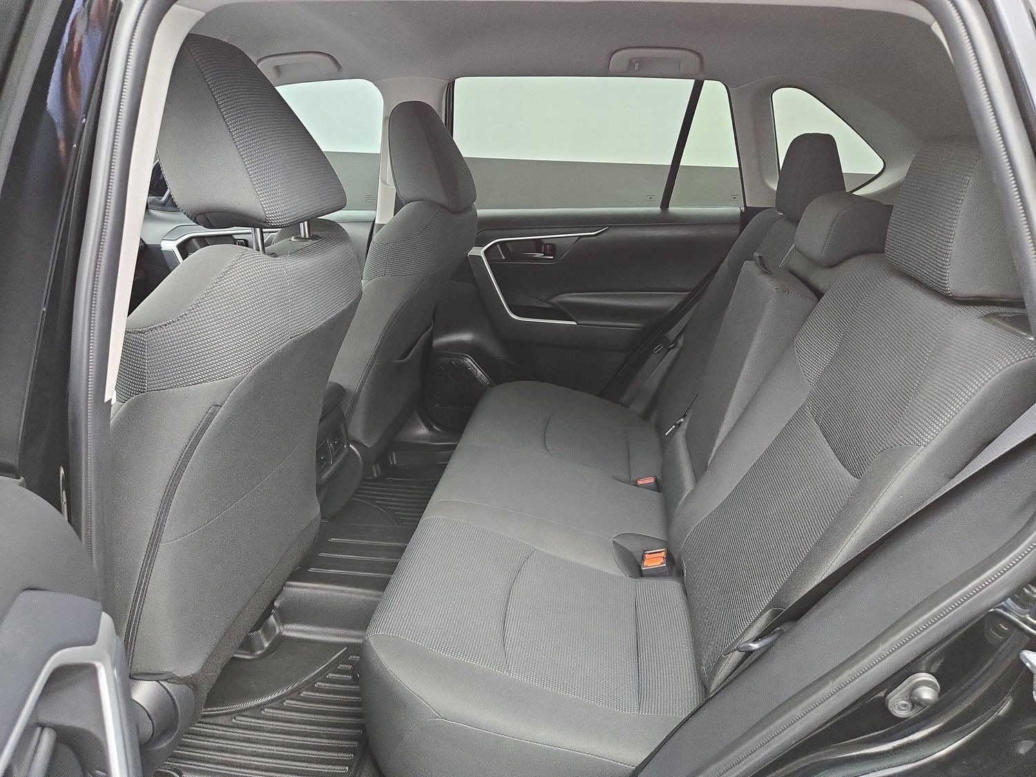 Certified 2025 Toyota RAV4 LE FWD image 17