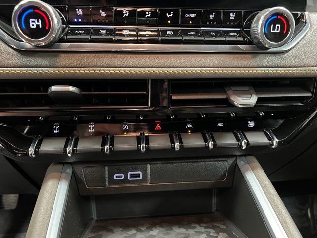 Used 2024 Chevrolet Colorado ZR2 w/ ZR2 Bison Edition image 36
