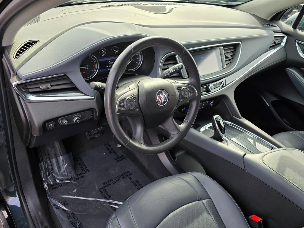 Used 2020 Buick Enclave Essence image 17