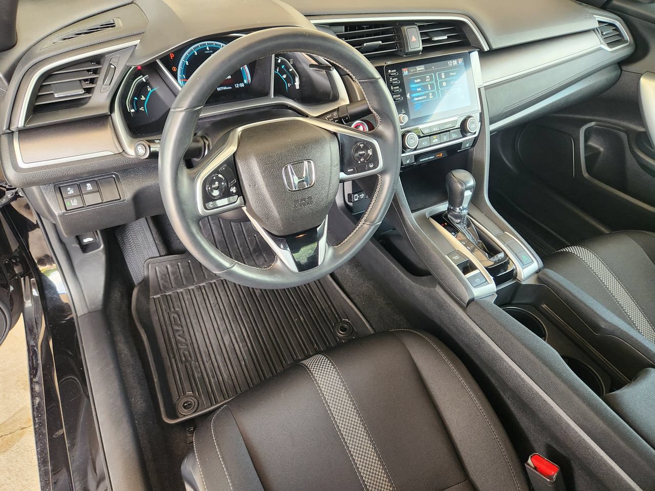 Used 2020 Honda Civic EX image 25