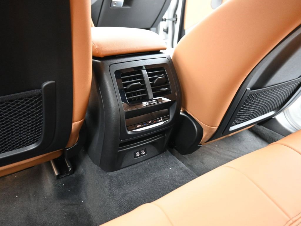 New 2025 BMW X4 xDrive30i w/ Premium Package image 13