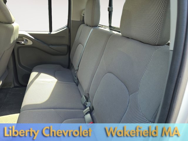 Used 2015 Nissan Frontier SV AWD/4WD image 12