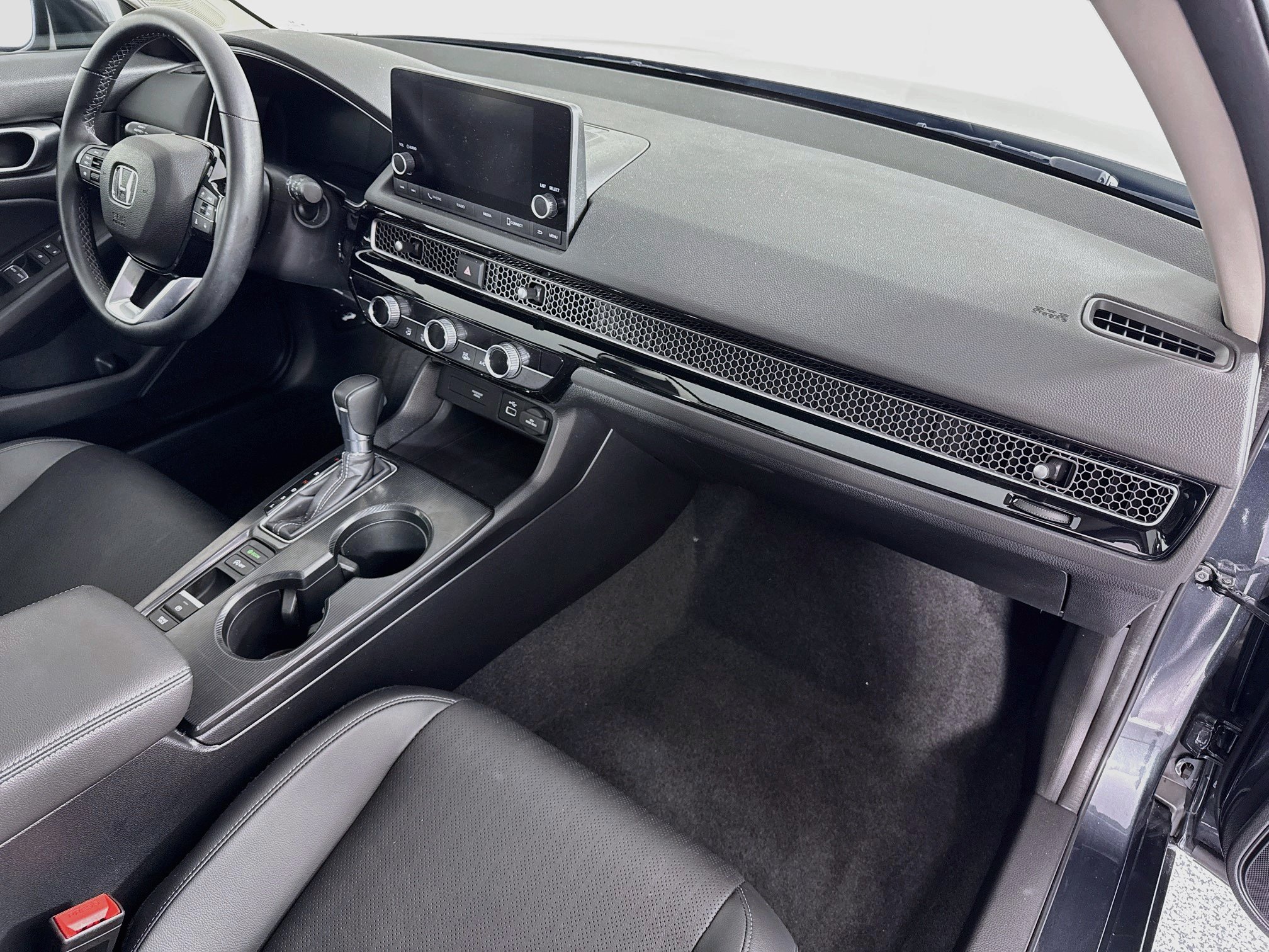 Certified 2024 Honda Civic EX-L image 28