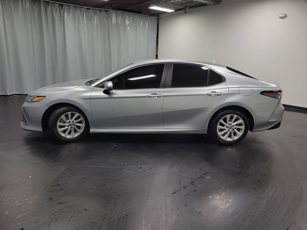 Used 2023 Toyota Camry LE FWD image 5