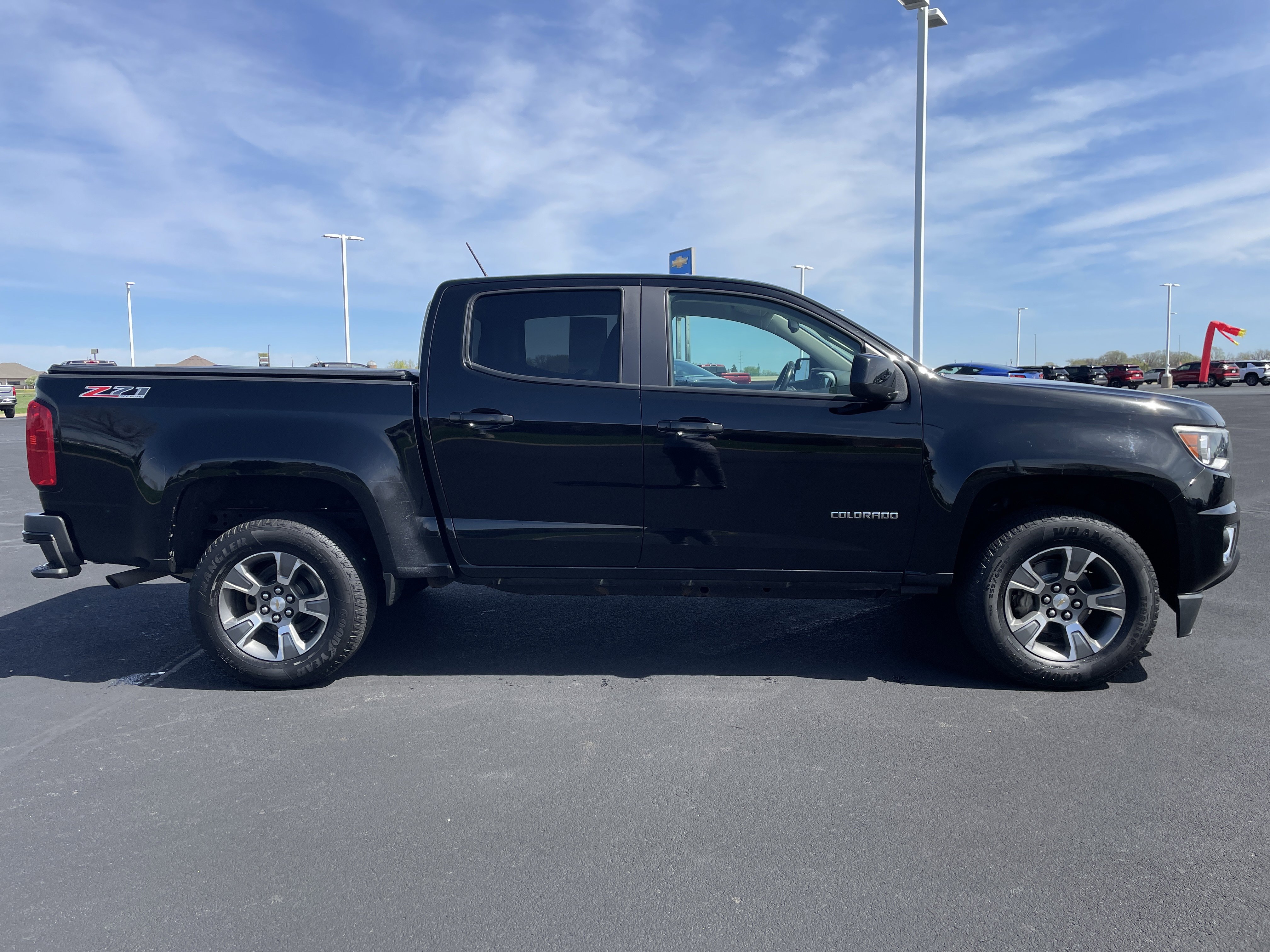 Used 2017 Chevrolet Colorado Z71 AWD/4WD image 6