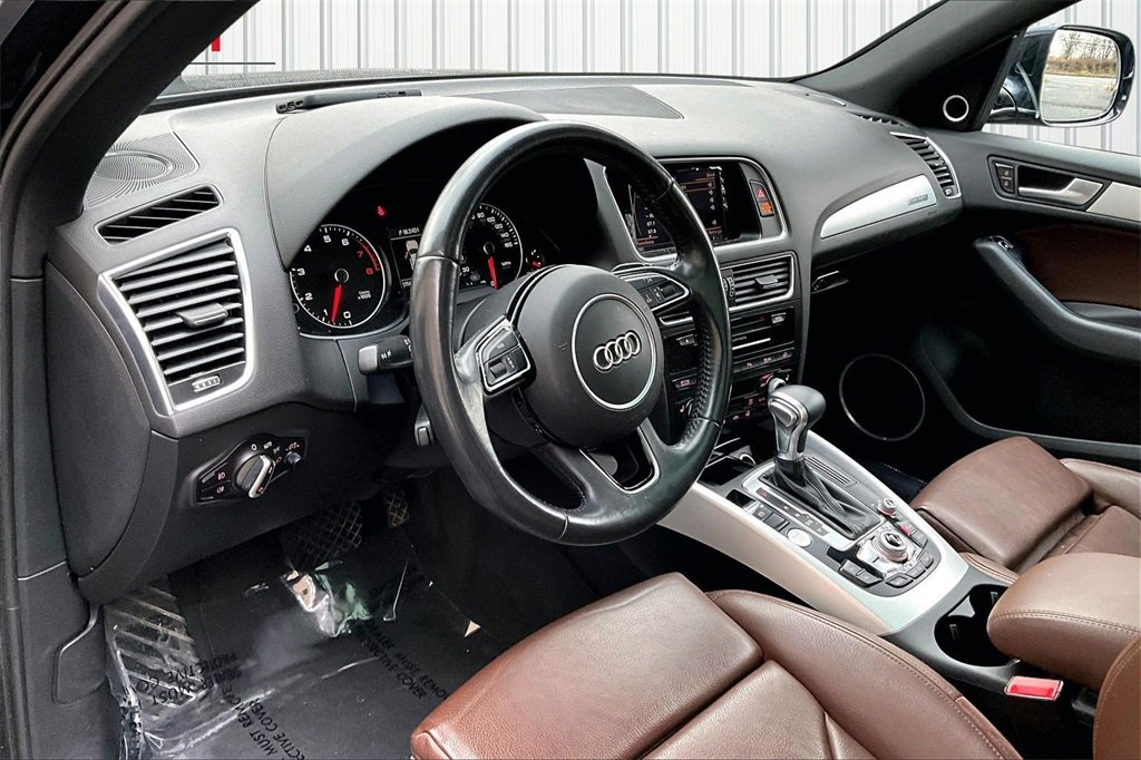 Used 2017 Audi Q5 2.0T Premium Plus w/ Technology Package image 17