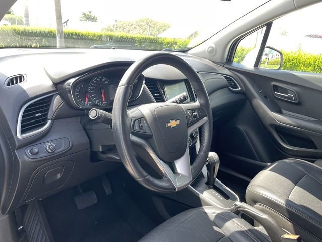 Used 2020 Chevrolet Trax LT w/ LT Convenience Package FWD image 10