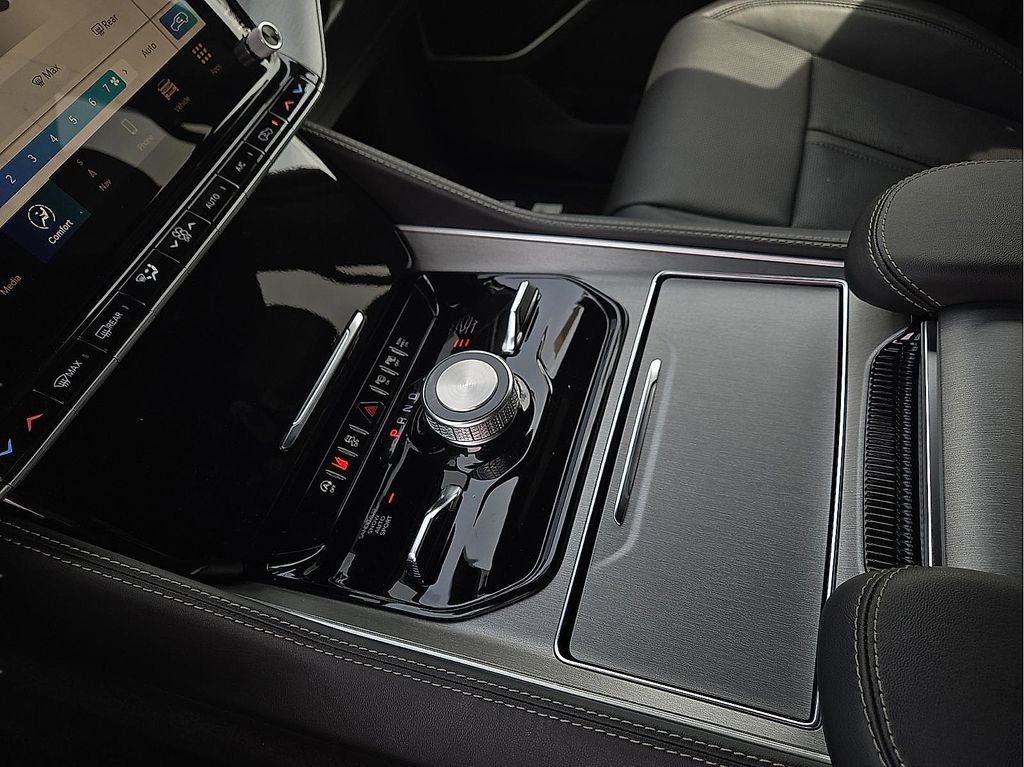 New 2026 Jeep Grand Wagoneer L Limited AWD/4WD image 20