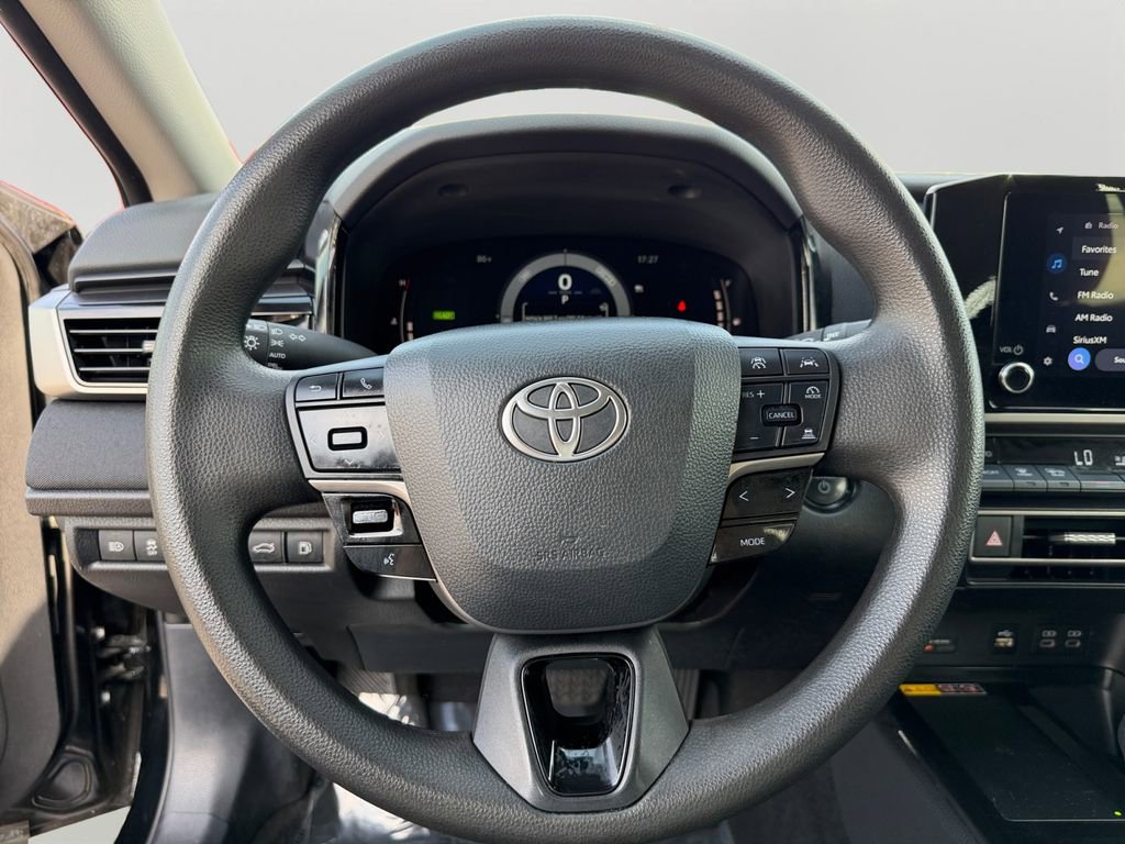 Used 2025 Toyota Camry LE image 19
