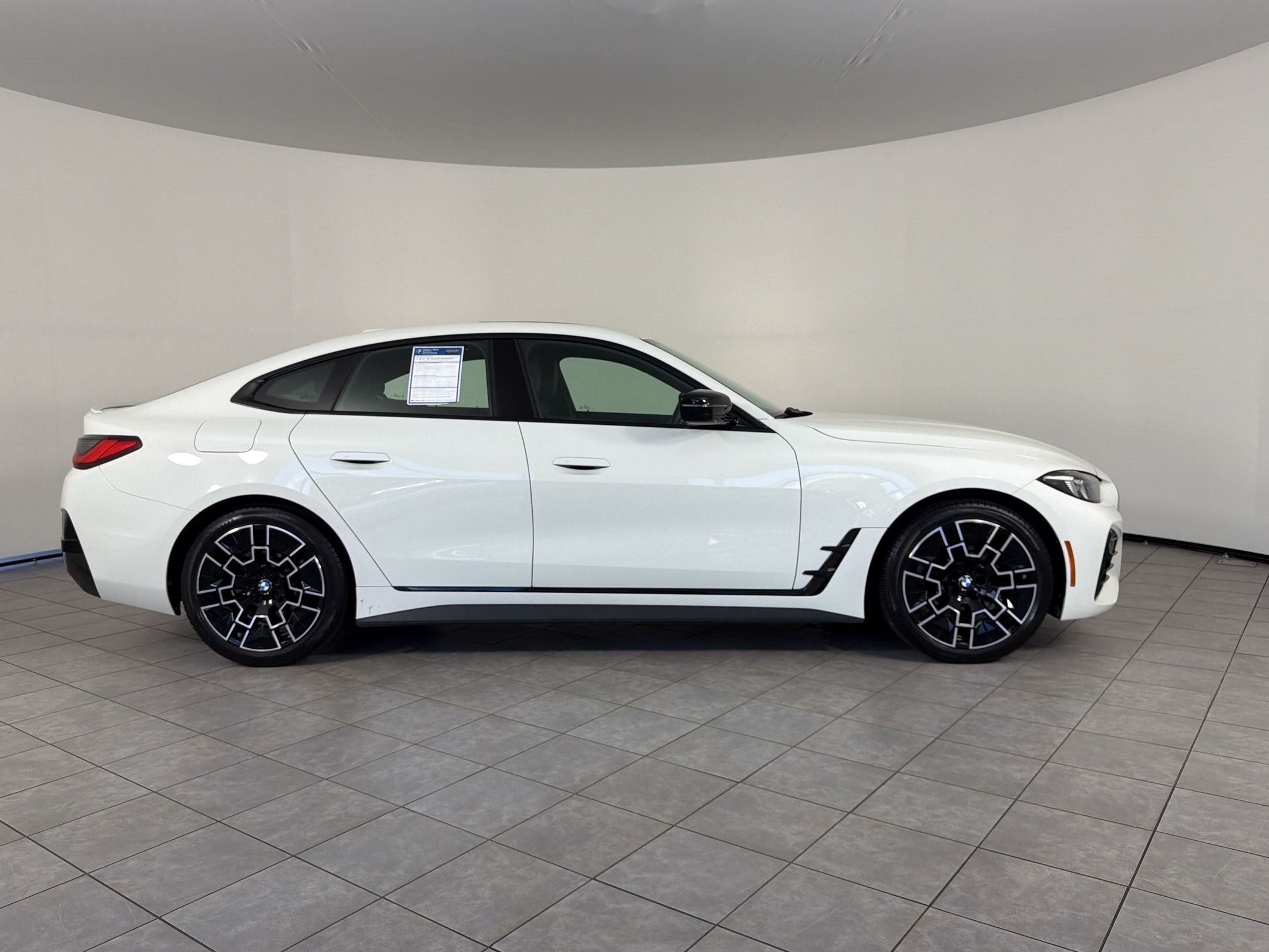 Certified 2025 BMW 430i xDrive w/ M Sport Package AWD/4WD image 8