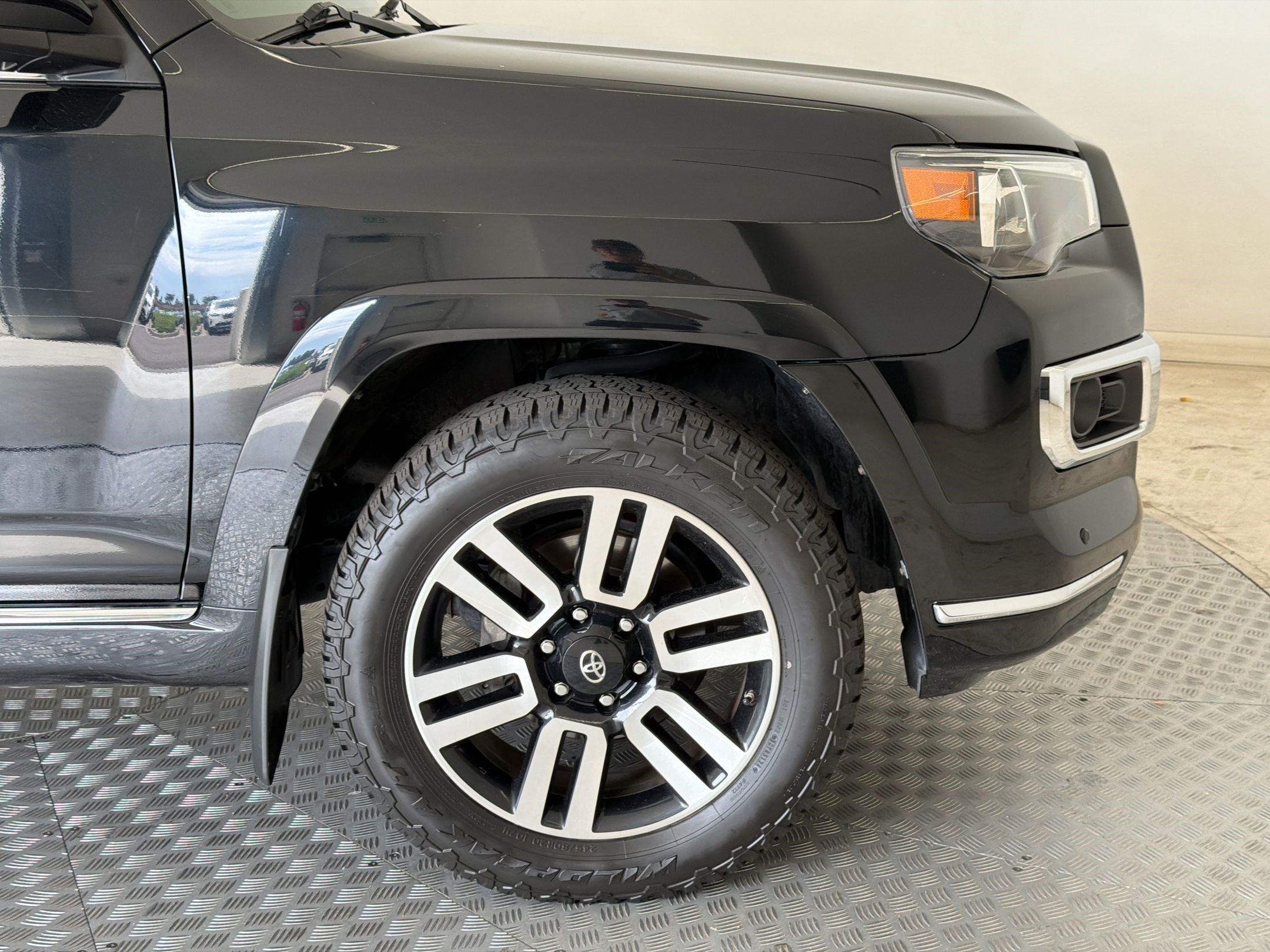 Used 2018 Toyota 4Runner Limited AWD/4WD image 13