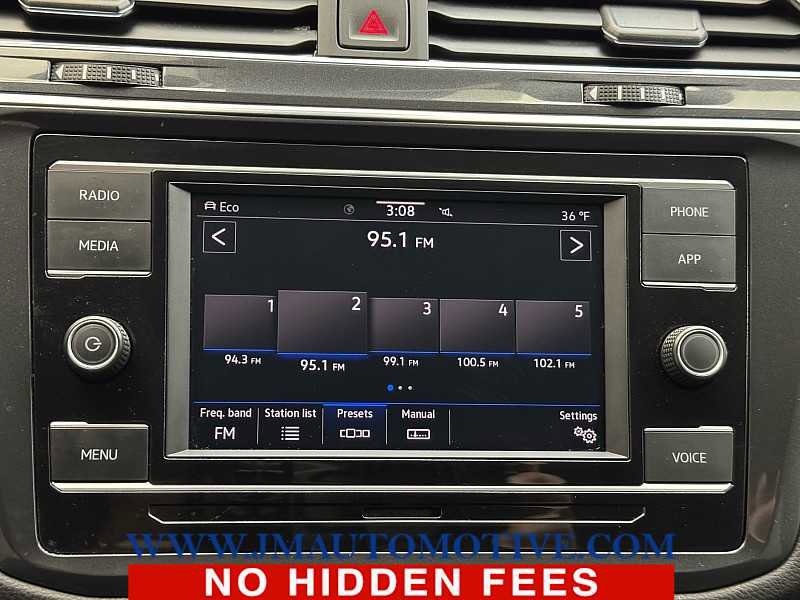 Used 2022 Volkswagen Tiguan S image 22