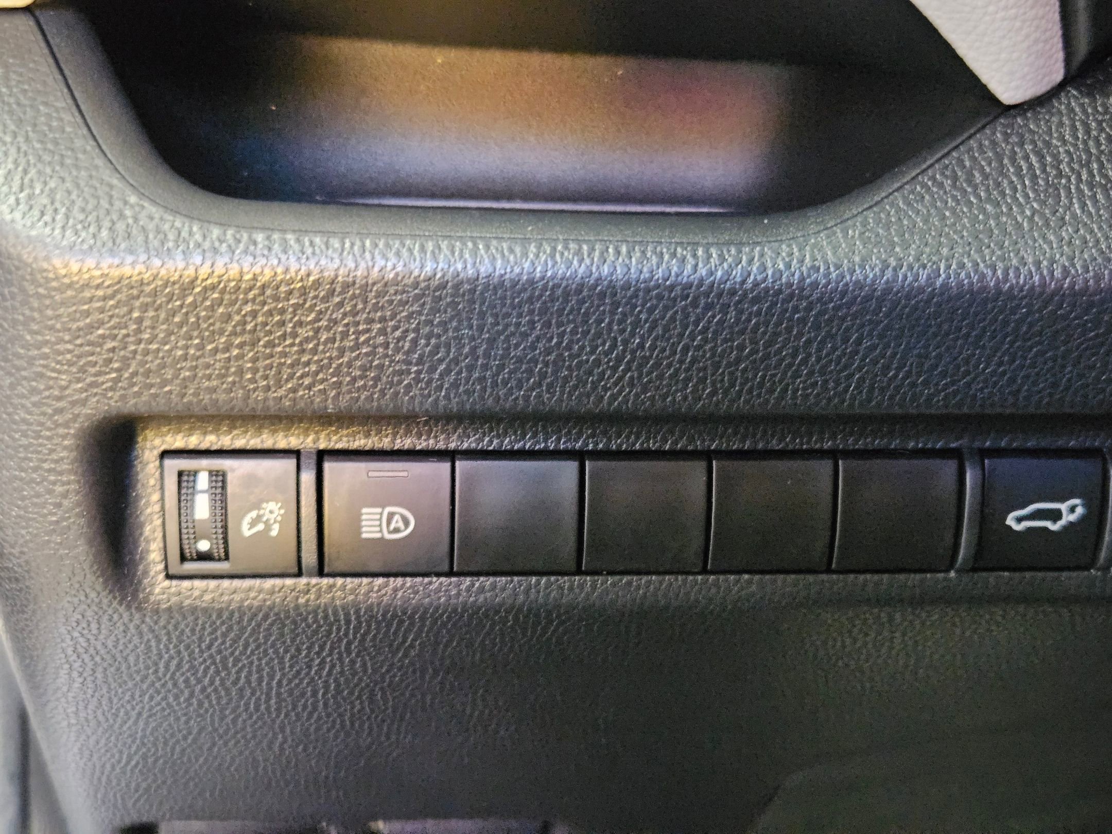 Used 2023 Toyota RAV4 XLE Premium image 26