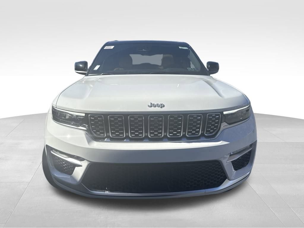 New 2025 Jeep Grand Cherokee Summit w/ Luxury Tech Group V image 2