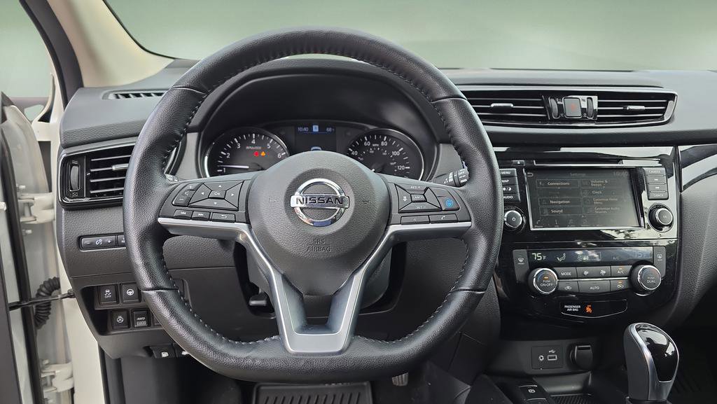 Used 2022 Nissan Rogue Sport SL w/ Premium Package image 14