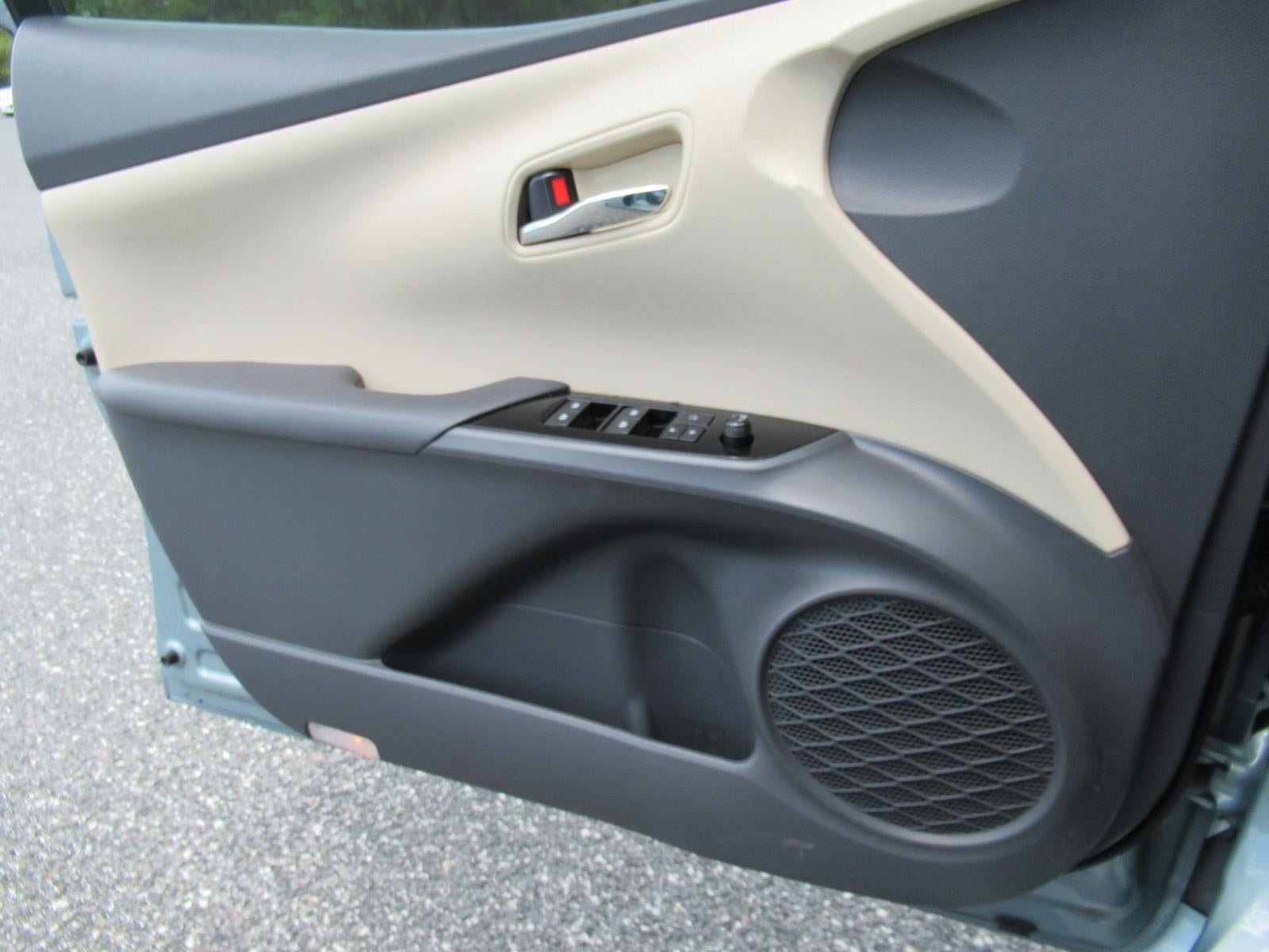 Used 2016 Toyota Prius Two FWD image 19