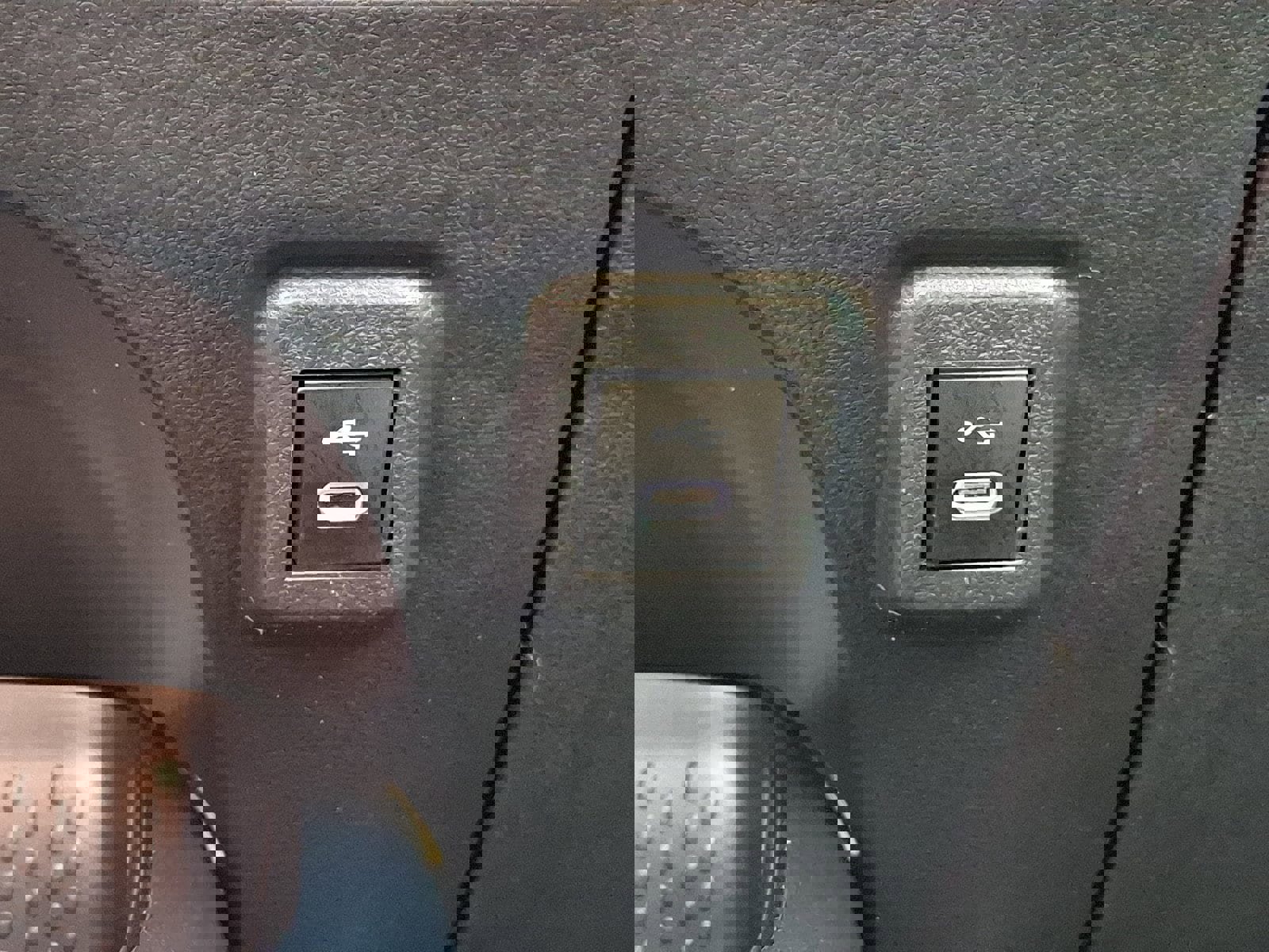 Certified 2025 Toyota Corolla LE FWD image 22