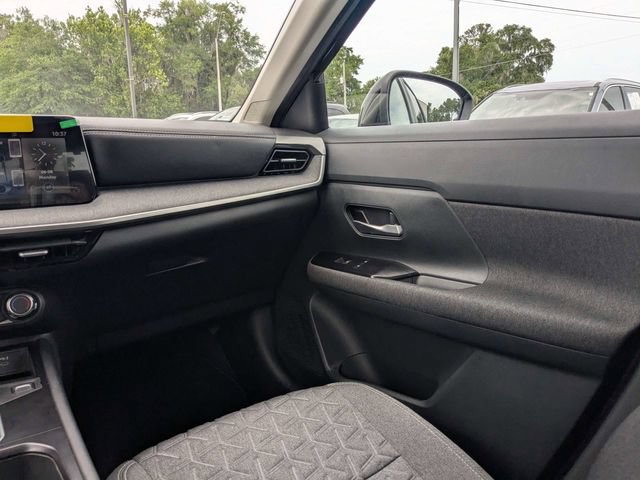 Used 2025 Nissan Kicks SV FWD image 15
