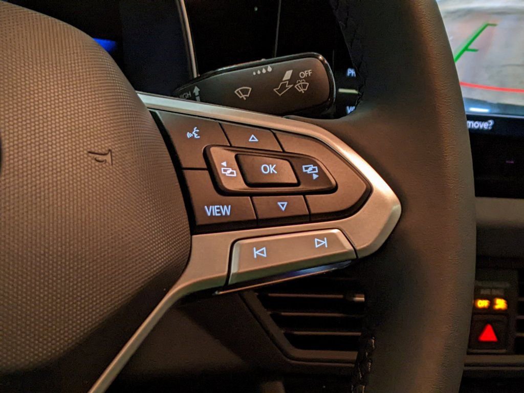 New 2026 Volkswagen Jetta SE FWD image 17