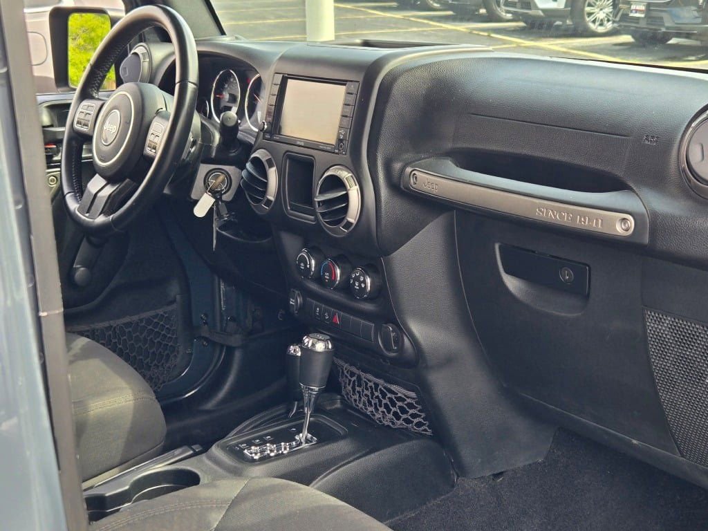 Used 2017 Jeep Wrangler Unlimited Willys image 6