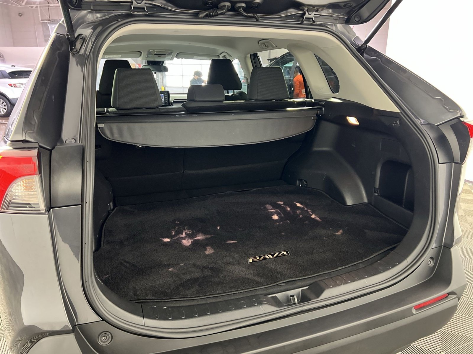Used 2020 Toyota RAV4 LE w/ Carpet Mat Package image 26