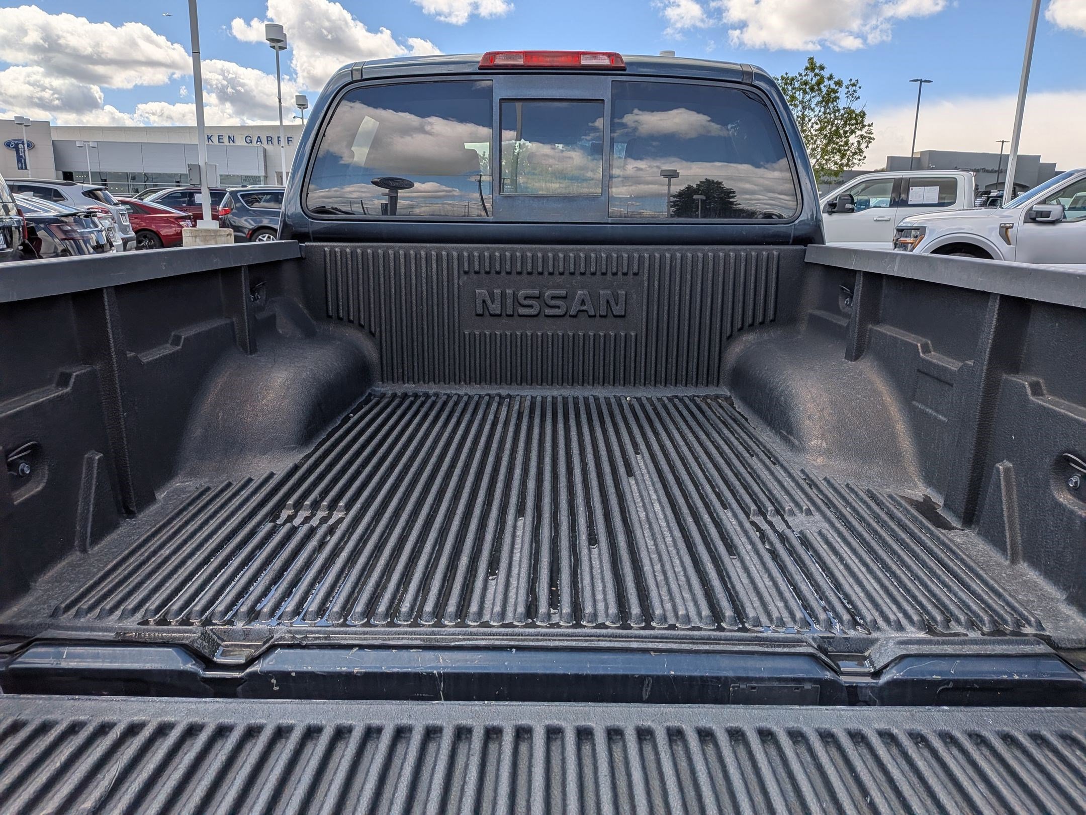 Used 2017 Nissan Frontier SV image 27