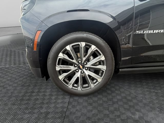 Used 2025 Chevrolet Suburban High Country AWD/4WD image 11