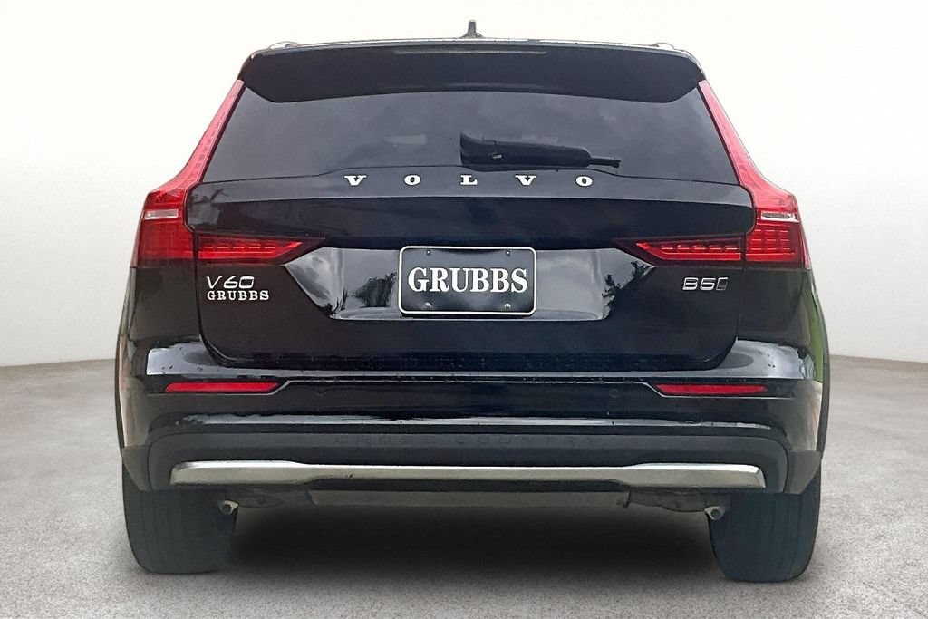 Certified 2025 Volvo V60 B5 Cross Country Plus AWD/4WD image 5