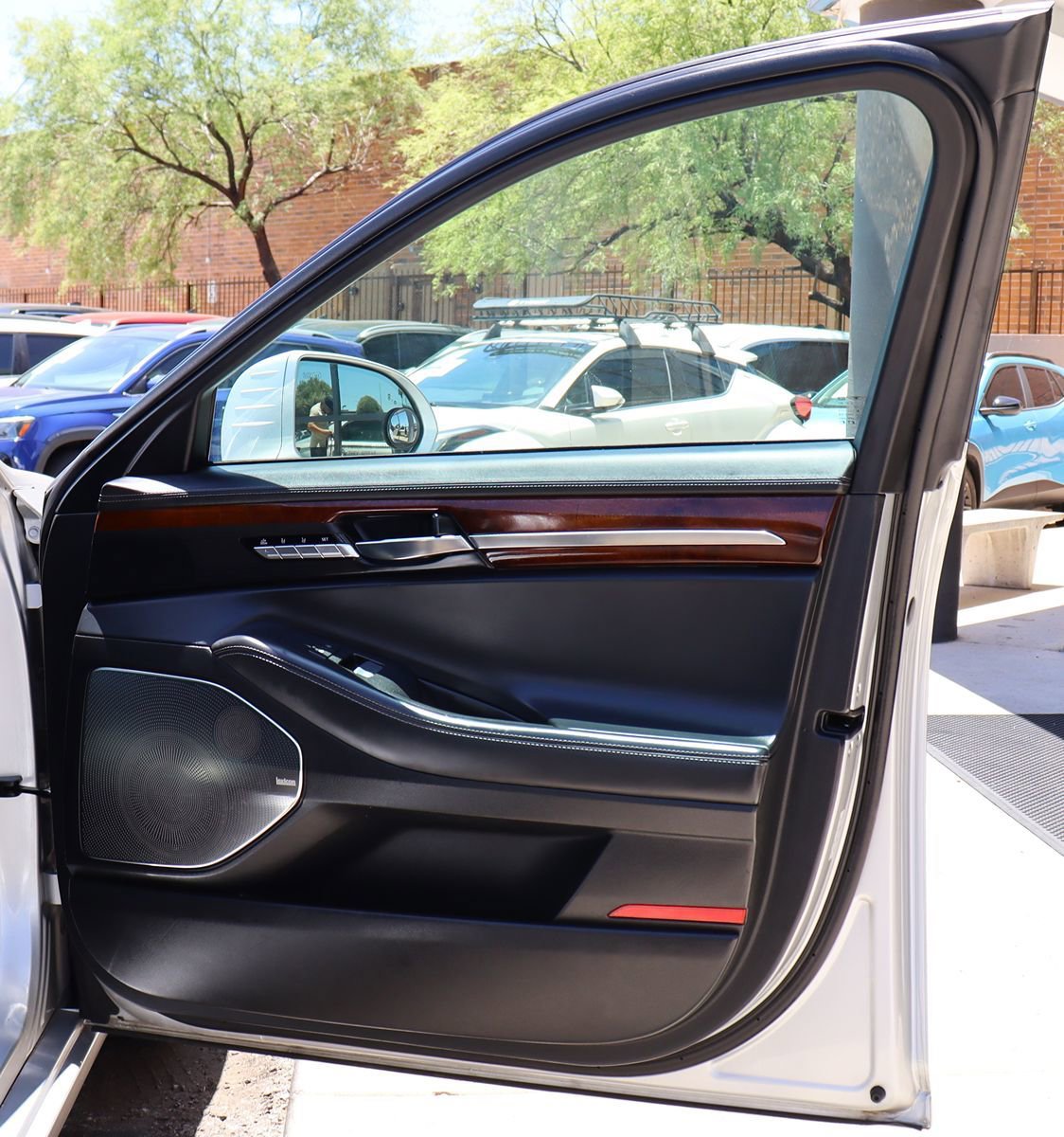 Used 2019 Genesis G90 5.0 Ultimate RWD image 36