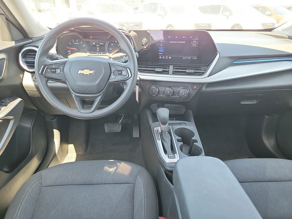Used 2024 Chevrolet Trax LS w/ LS Convenience Package FWD image 10