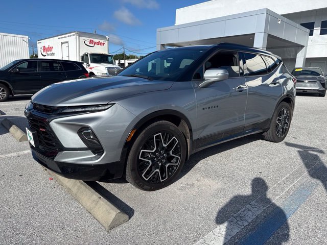 Used 2024 Chevrolet Blazer RS w/ Driver Confidence II Package FWD image 3