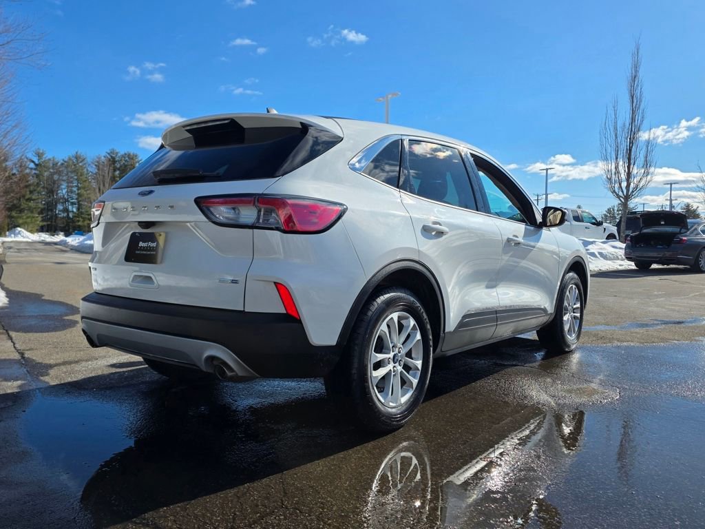 Used 2020 Ford Escape SE image 10