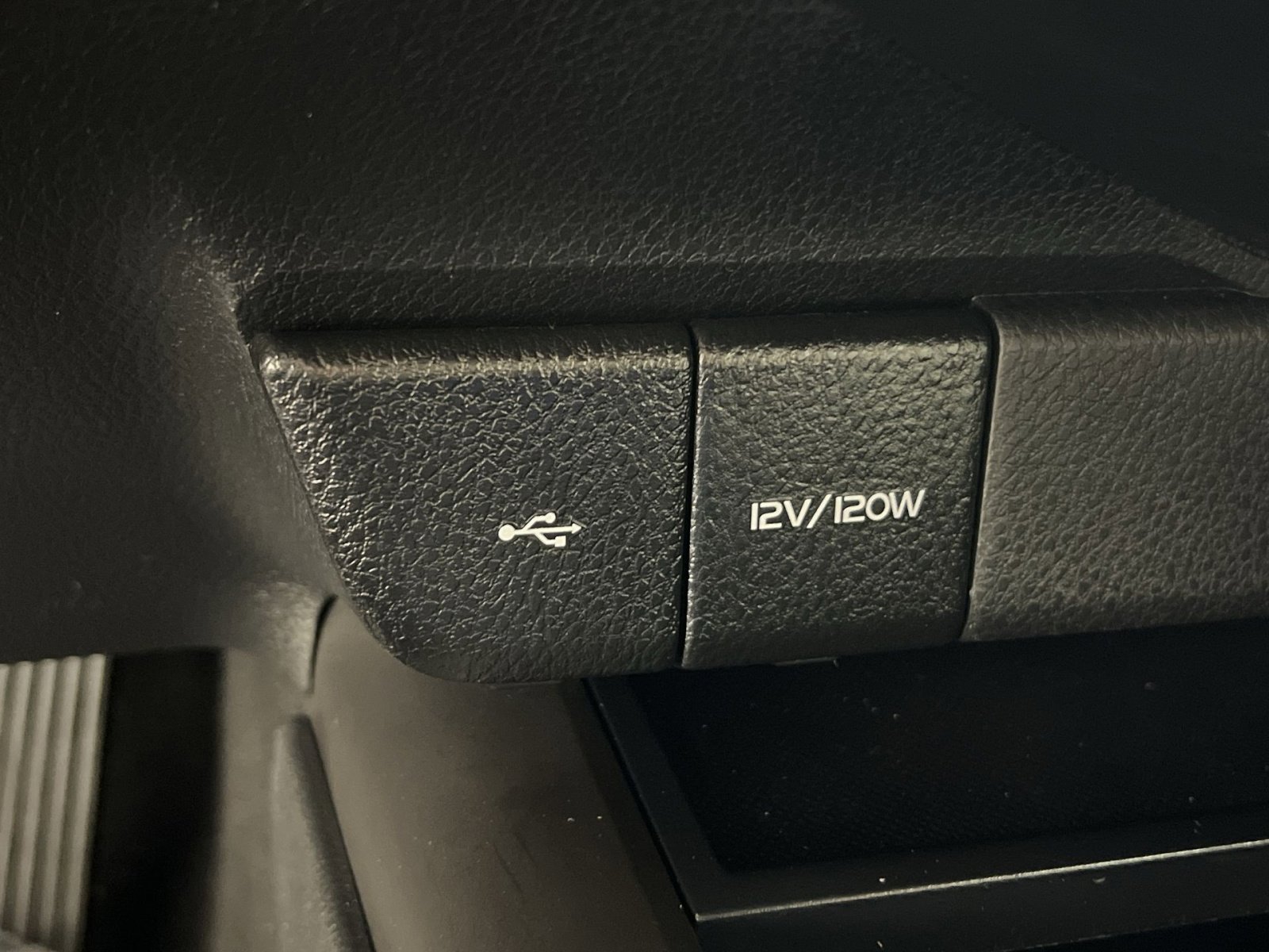 Used 2023 Toyota Camry SE image 33