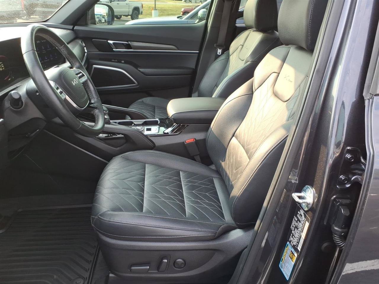 Used 2025 Kia Telluride EX X-Line AWD/4WD image 13