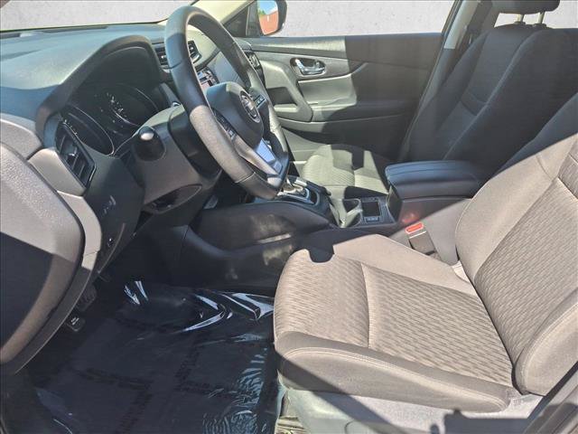 Used 2020 Nissan Rogue SV AWD/4WD image 16