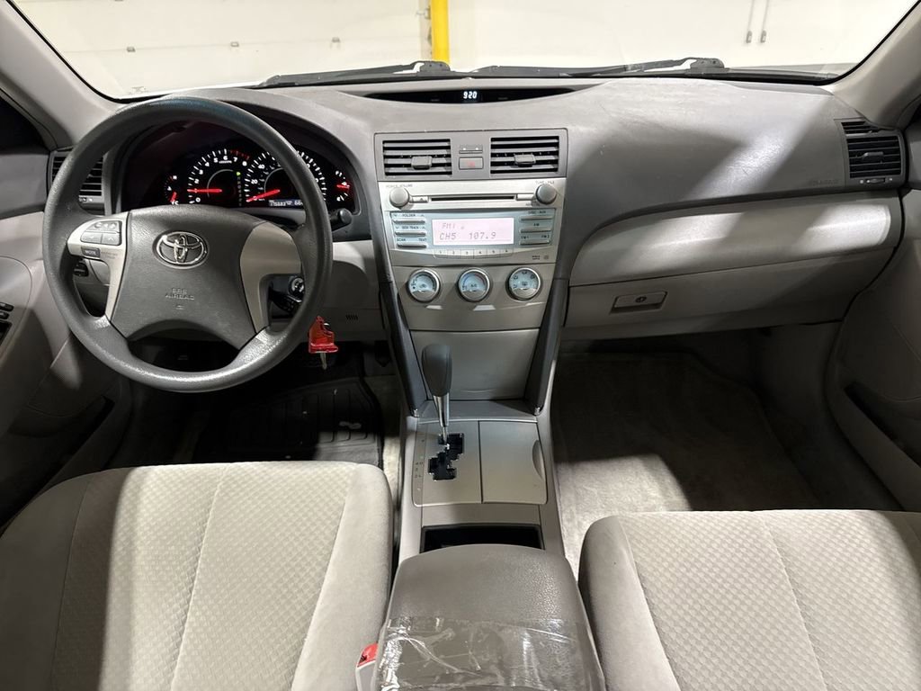 Used 2009 Toyota Camry LE FWD image 10