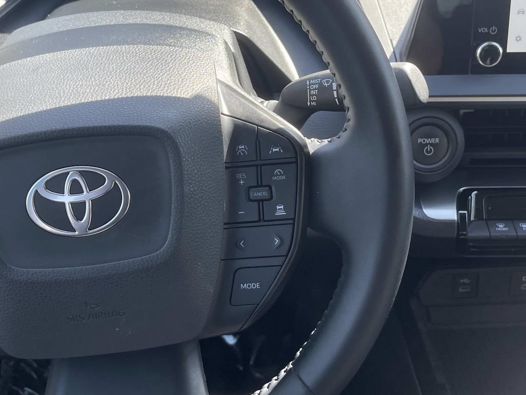 Used 2025 Toyota Prius LE FWD image 11