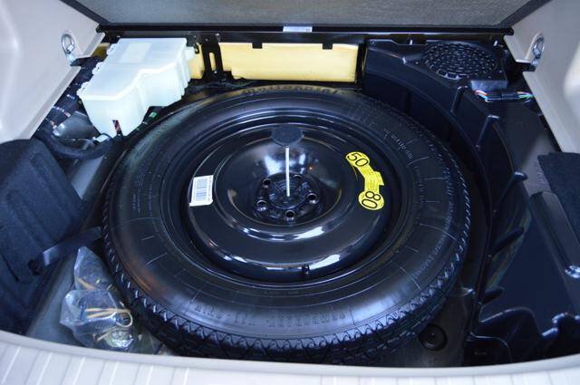 Used 2013 Land Rover LR2 HSE AWD/4WD image 43